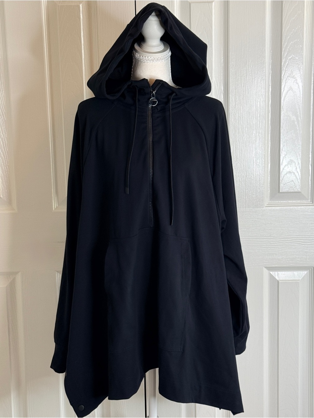 Athleta Black Glacier Handkerchief Poncho Hoodie XL EUC